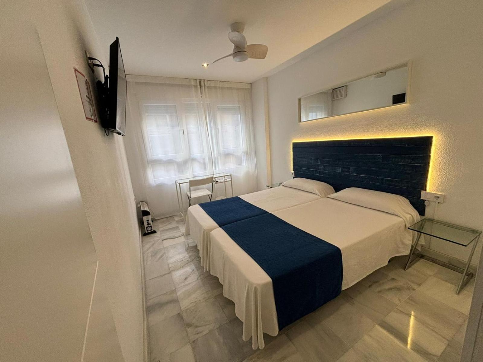Apartamentos Turisticos Imar Cádiz Exterior photo