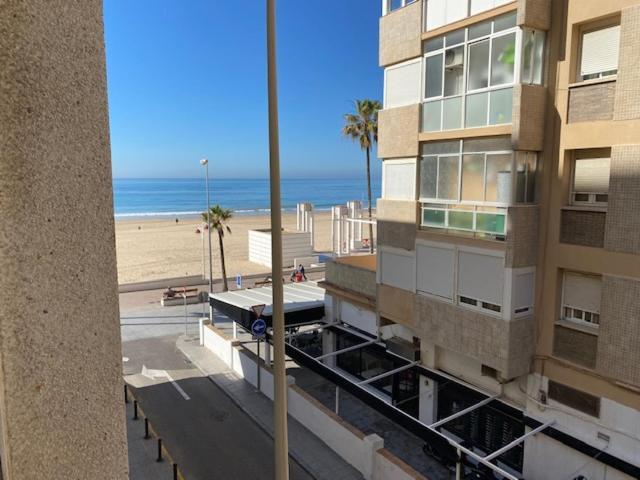 Apartamentos Turisticos Imar Cádiz Exterior photo