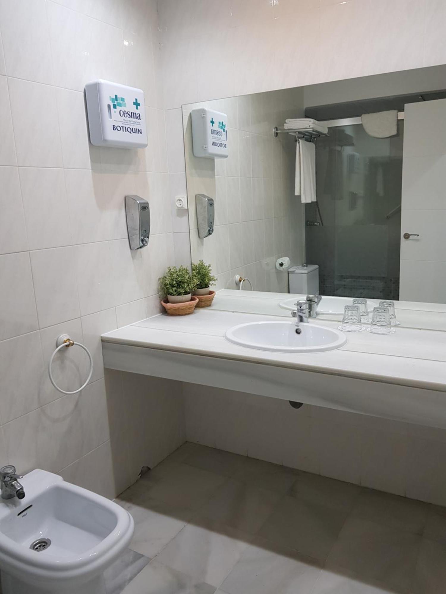 Apartamentos Turisticos Imar Cádiz Exterior photo